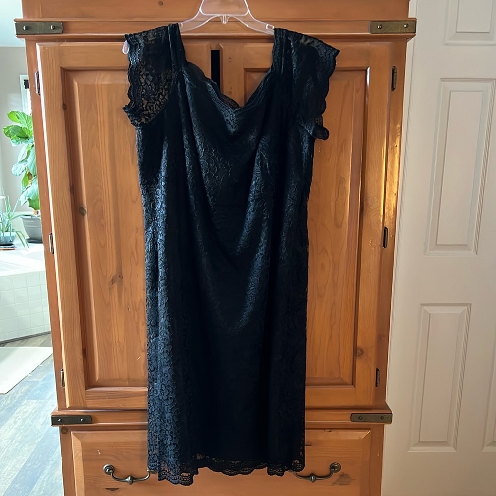 Elegant Black Lace Dress